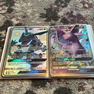 Large Pokémon card 17 holo with book!